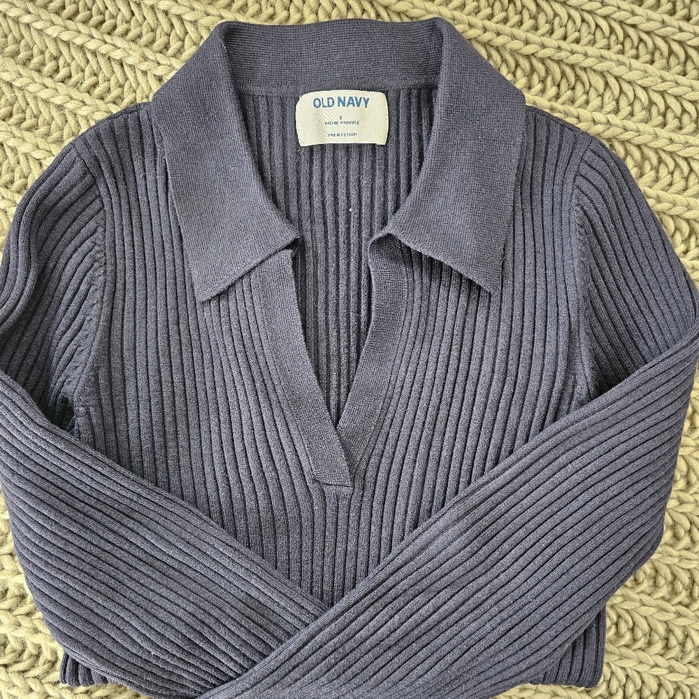 Old Navy Navy V-neck Fitted Long Sleeve T-shirt